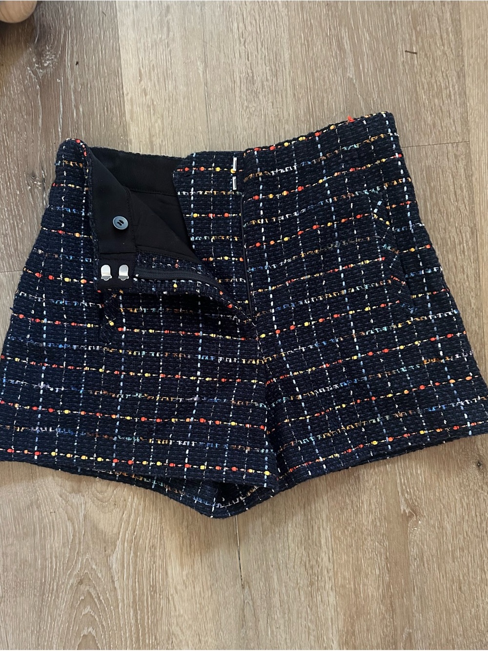 Veronica Beard Navy Blue Tweed Short with Multicolored Threads